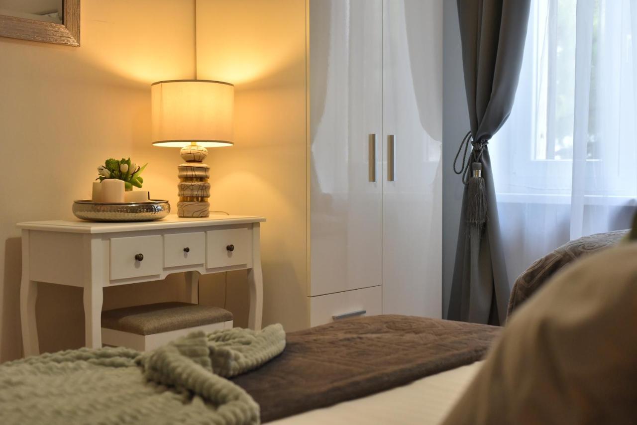 Zadar Center Beach Apartment - DIRECTLY ON THE SEA Zewnętrze zdjęcie