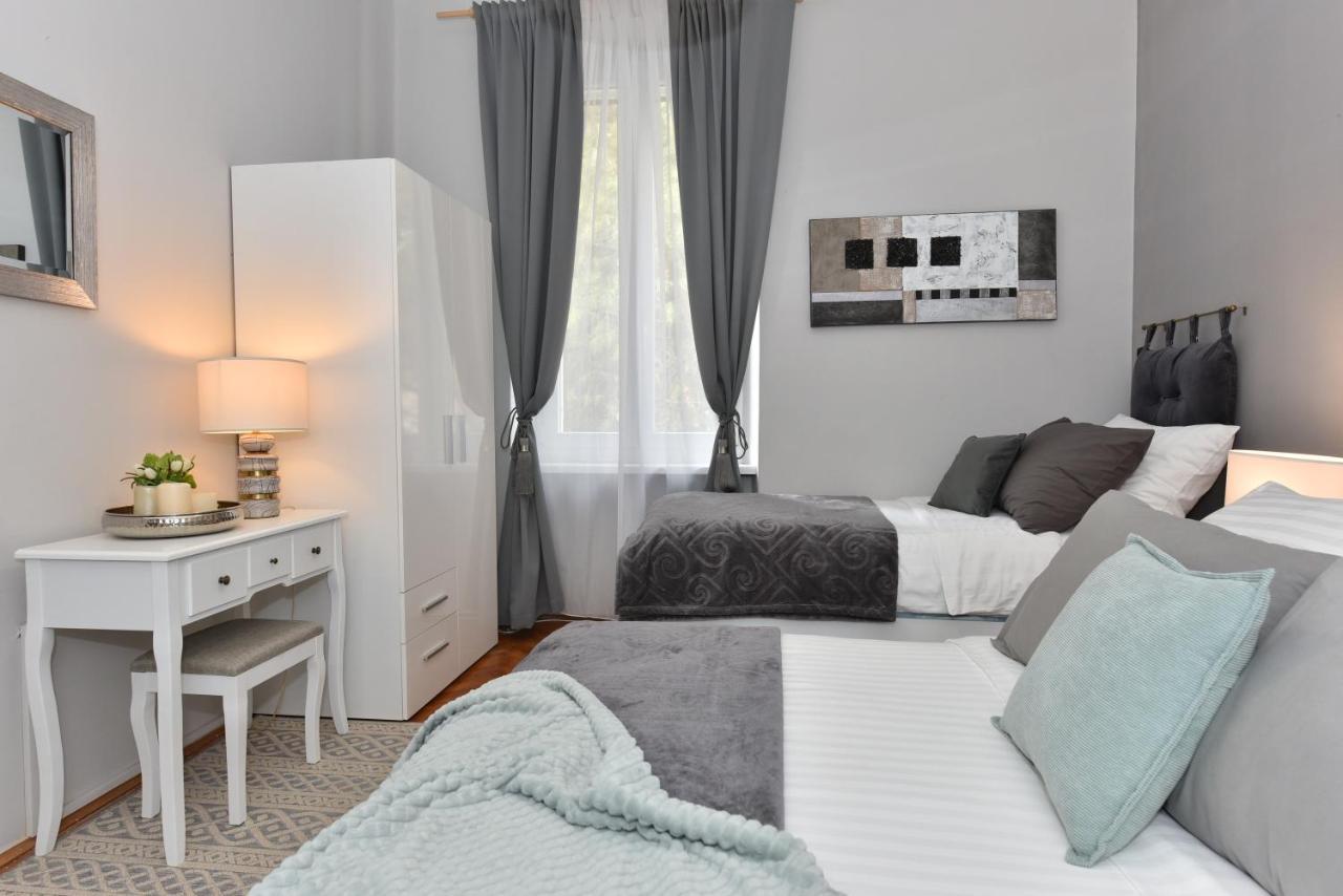 Zadar Center Beach Apartment - DIRECTLY ON THE SEA Zewnętrze zdjęcie